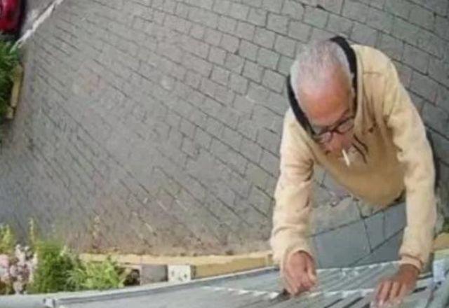 Idoso foi flagrado por câmeras de segurança | Reprodução