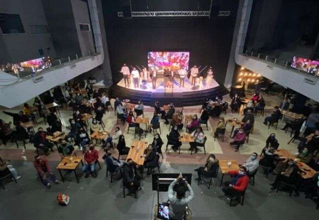 Igreja vira bar como forma de protesto na Argentina Igreja vira bar como forma de protesto na Argentina