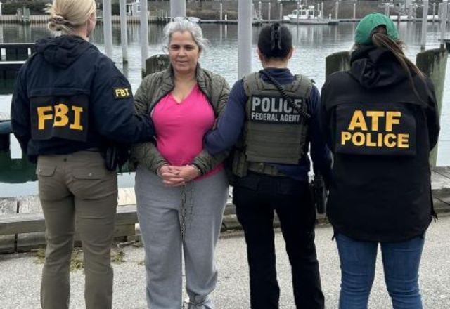 Brasileira é presa nos EUA acusada de sete crimes sexuais contra criança