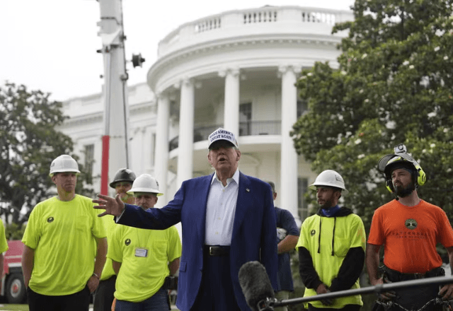 Trump fala a repórteres na entrada da Casa Branca, em 18 de junho de 2025 | Foto: Evan Vucci/ AP