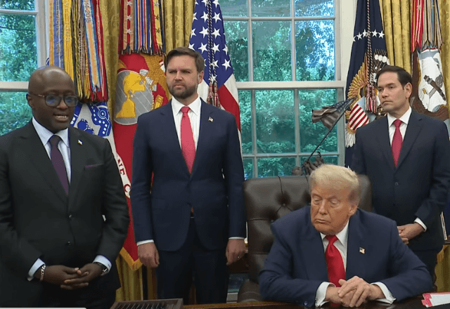 Trump em encontro com representantes da Ruanda e Congo | Foto: reprodução/Casa Branca 