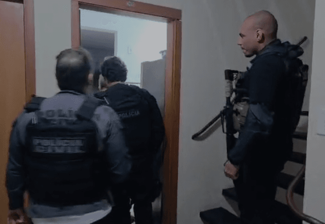 Policiais civis durante operação | Foto: divulgação/Polícia Civil 