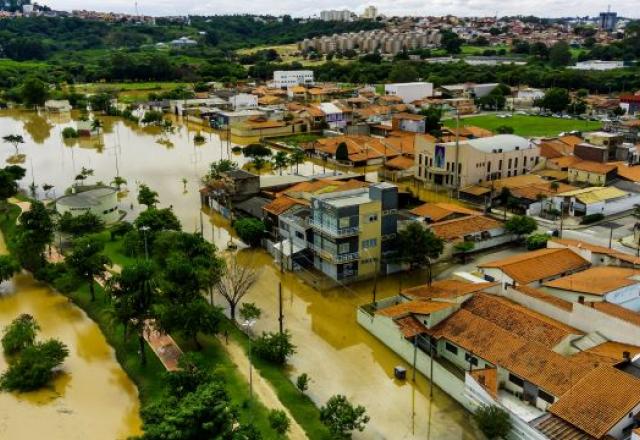 Imagem aérea de área residencial que ficou alagada em Sorocaba