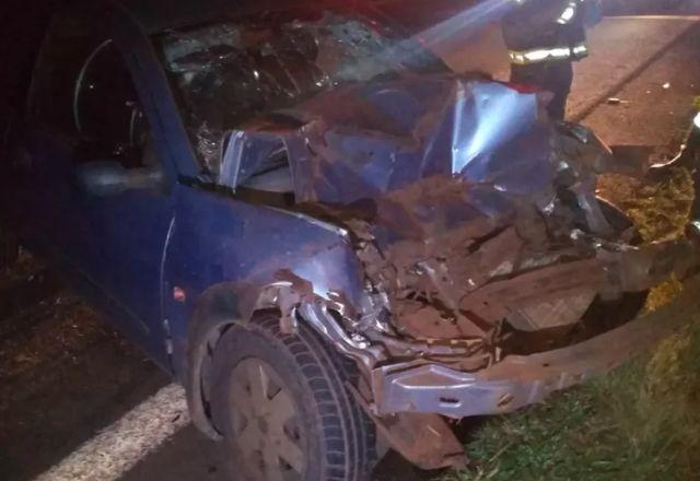 Imagem divulgada pela polícia do carro de Francisco de Souza após acidente