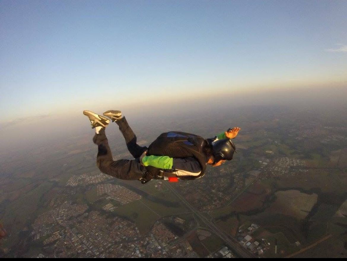 Atleta morre após acidente com paraglider em Boituva (SP)