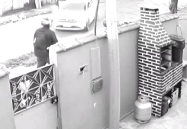 Guarda municipal é morto a tiros, na porta de casa, no RJ Guarda municipal é morto a tiros, na porta de casa, no RJ