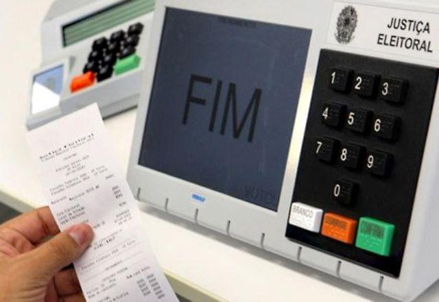 Imagem genérica de uma urna eletrônica