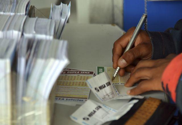 Mega-Sena acumula mais uma vez e prêmio pode chegar a R$ 52 milhões