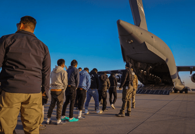 Brasil recebe novo voo de deportados dos Estados Unidos nesta sexta (7)
