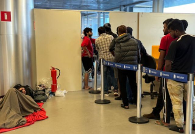 Imigrantes retidos no aeroporto de Guarulhos enquanto aguardam liberação de pedido de refúgio | Divulgação/MPF