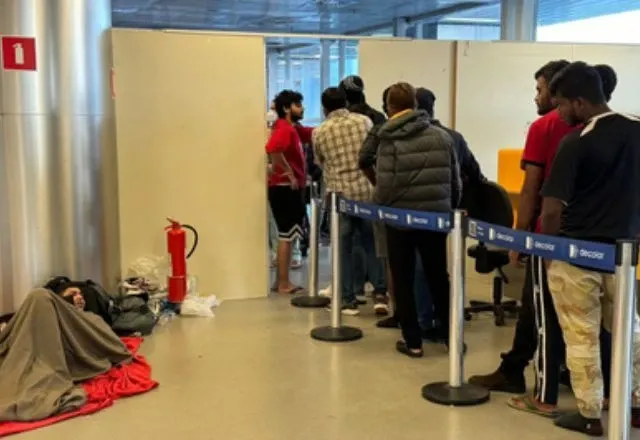 Imigrantes retidos no aeroporto de Guarulhos enquanto aguardam liberação de pedido de refúgio | Divulgação/MPF