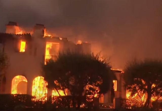 Mansão destruída pelo fogo na Califórnia | Reprodução/SBT