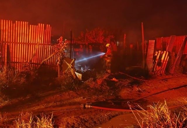 Incêndio em casa de madeira mata 5 pessoas no DF | Divulgação/Corpo de Bombeiros do DF