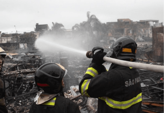 Incêndio em comunidade de Santos | Divulgação/VTV News