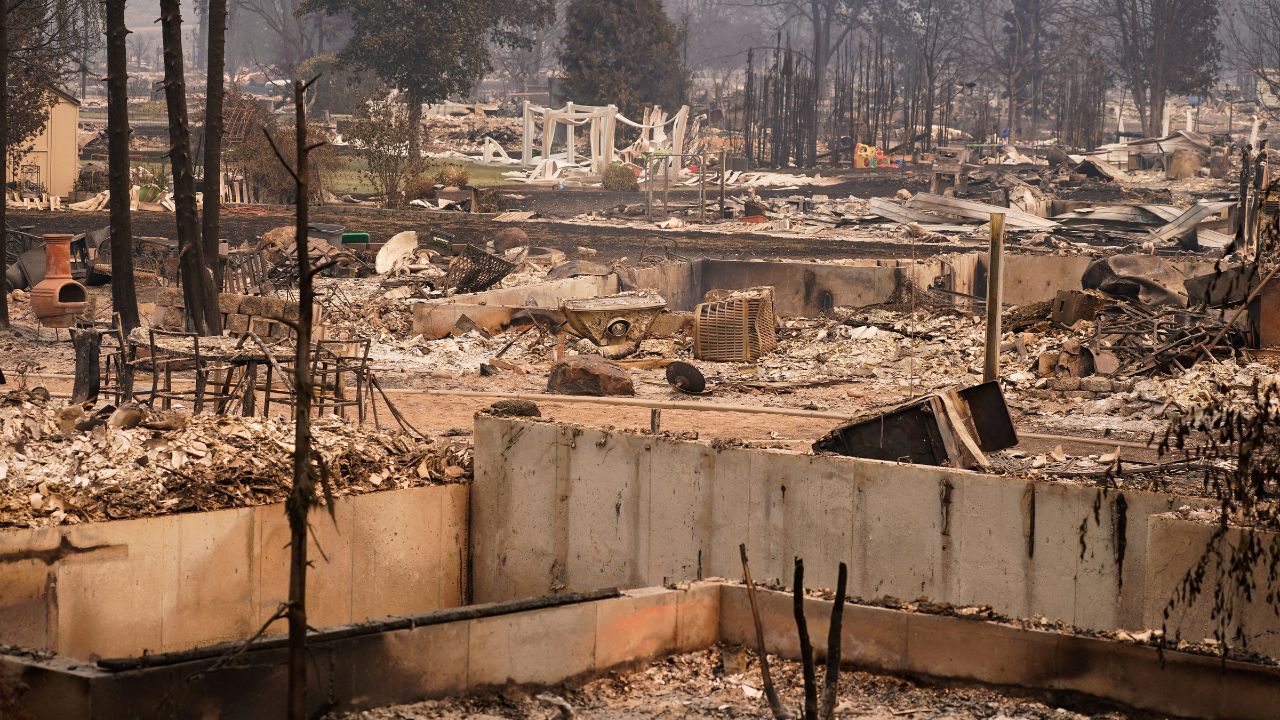 Incendios Destroem 700 Predios E Desalojam 64 Mil Nos Eua