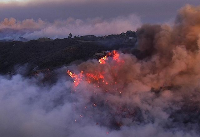 O que são os ventos Santa Ana, responsáveis por intensificar incêndios que destruíram Los Angeles