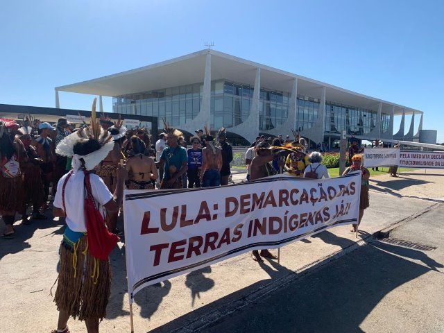 Indígenas protestam em frente ao Palácio do Planalto | Raphael Felice/SBT News
