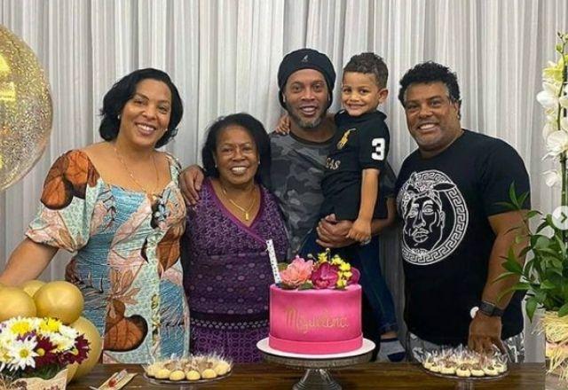 Aos 71, morre Dona Miguelina, mãe de Ronaldinho Gaúcho Aos 71, morre Dona Miguelina, mãe de Ronaldinho Gaúcho