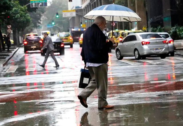 Redução do metabolismo e de camada de gordura contribuem para sensação de frio | Fernando Frazão/Agência Brasil