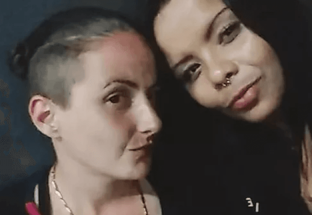 Isabella Meneghelli Belchior e a namorada