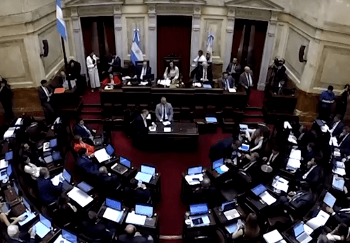 Votação de reforma trabalhista no Senado da Argentina ultrapassou a madrugada | Reuters