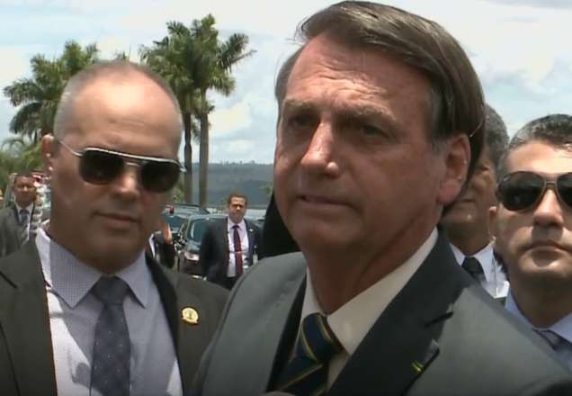 Jair Bolsonaro assina desfiliação do PSL e pode assumir novo partido Jair Bolsonaro assina desfiliação do PSL e pode assumir novo partido