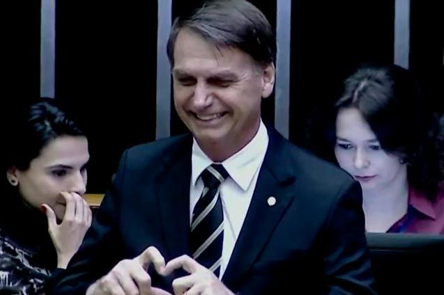 Jair Bolsonaro analisa nomes que possam completar o ministério do novo governo