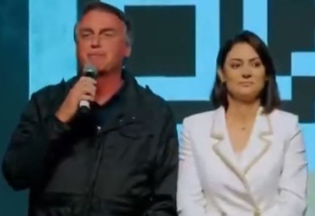 Jair Bolsonaro e Michelle Bolsonaro na CPAC Brasil | Reprodução/YouTube