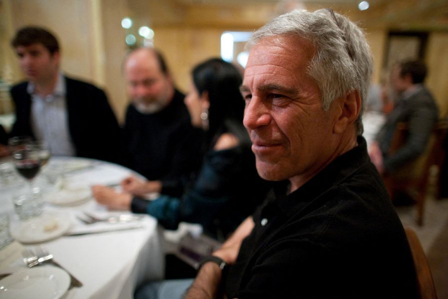 Caso Jeffrey Epstein: história sobre criminoso sexual pode virar série, diz revista