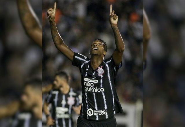 Jô, ex-atacante do Corinthians e Seleção Brasileira, vestindo camisa do time paulista em 2017 | Reprodução