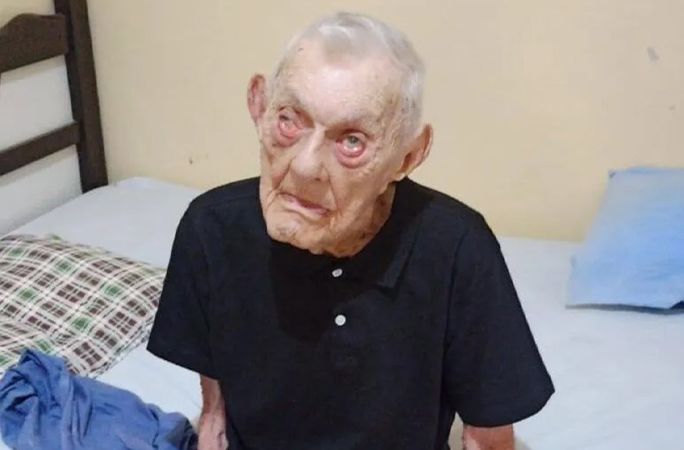 Brasileiro de 112 anos se torna o homem mais velho do mundo