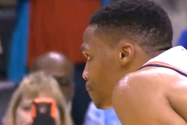 Jogador da NBA iguala recorde que durava 55 anos