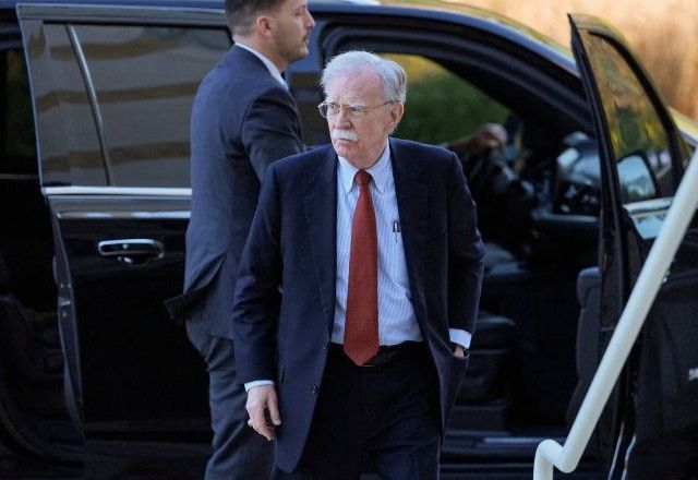 John Bolton em Greenbelt, Maryland | 17/10/2025/Reuters/Leah Millis