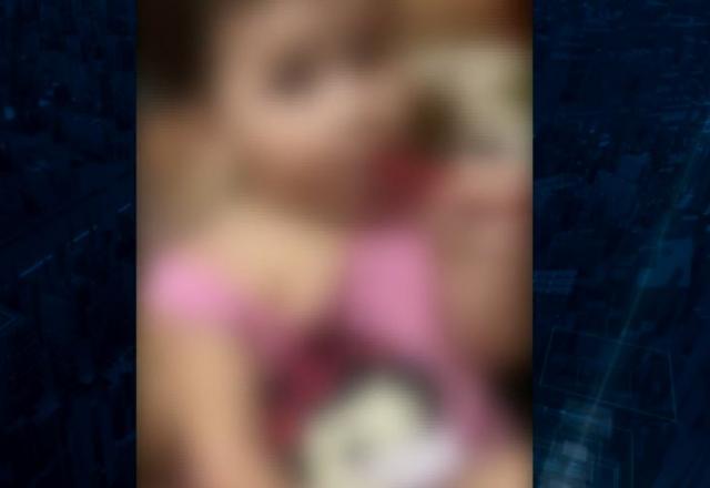Jovem é presa após gravar bebê de 1 ano fumando narguilé
