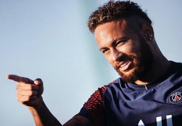 Juiz encerra inquérito contra Neymar por expor fotos íntimas de modelo