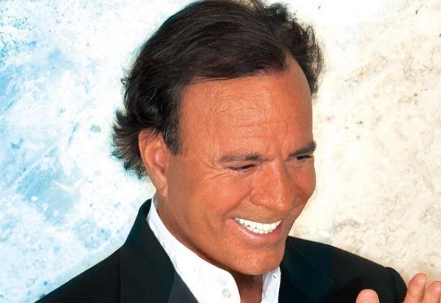 Julio Iglesias é acusado de assédio sexual por ex-funcionárias | Reprodução/Instagram