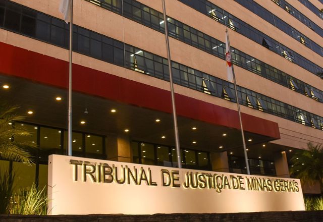 Justiça determina suspensão das escolas cívico-militares em Minas Gerais