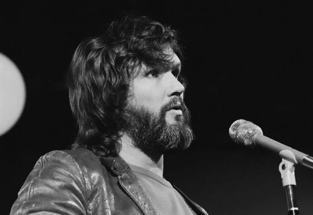Morre Kris Kristofferson, cantor, compositor e ator, aos 88 anos