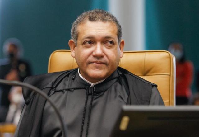 Nunes Marques cita "alento espiritual" em defesa de cultos presenciais Nunes Marques cita "alento espiritual" em defesa de cultos presenciais