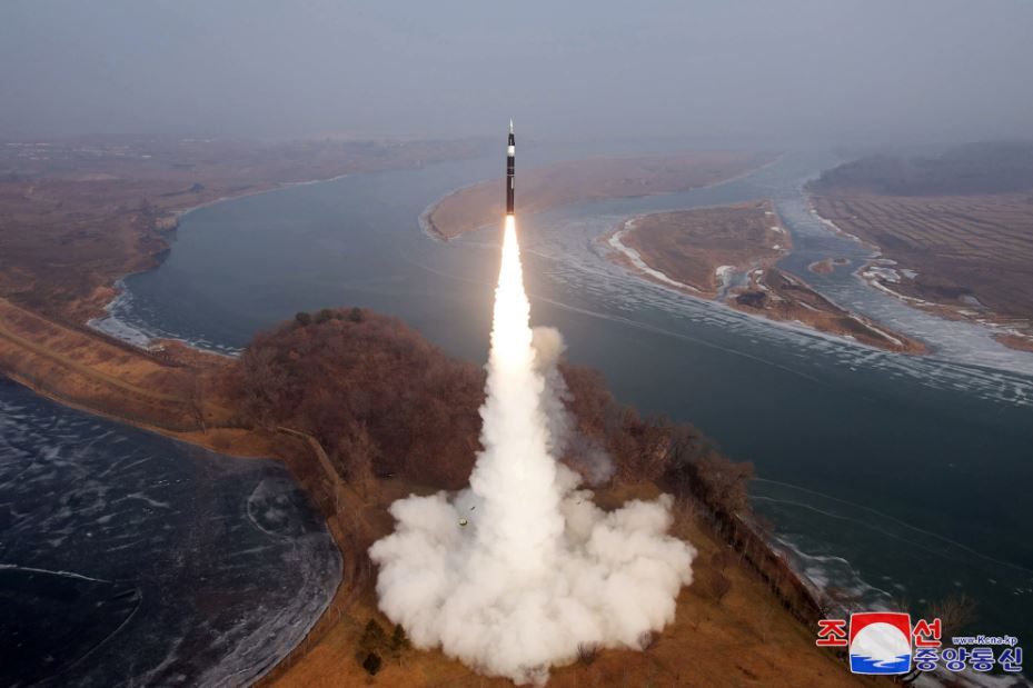 Coreia do Norte exibe teste de míssil hipersônico e Kim Jong-un faz novas ameaças