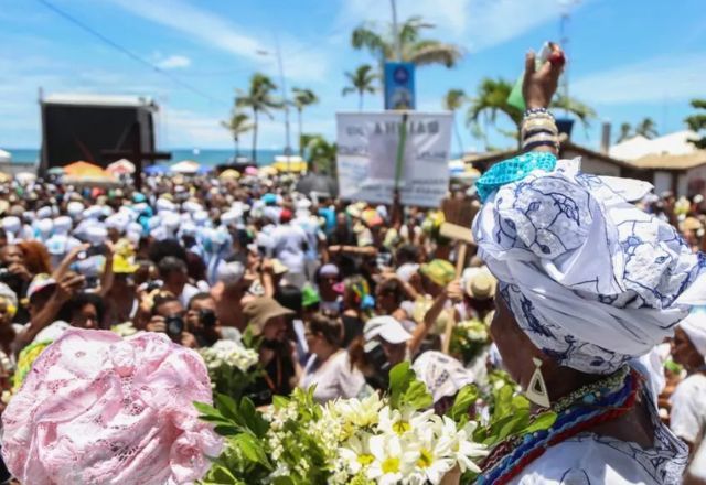 Na Bahia, Lavagem de Itapuã tem missas e festejos desde a madrugada Na Bahia, Lavagem de Itapuã tem missas e festejos desde a madrugada