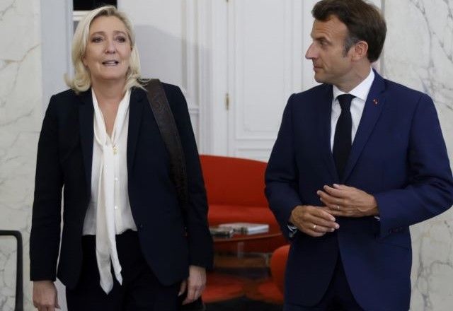 Le Pen e Macron: eleições parlamentares devem mostrar avanço da extrema direita | Ludovic Marin/Pool photo/AP