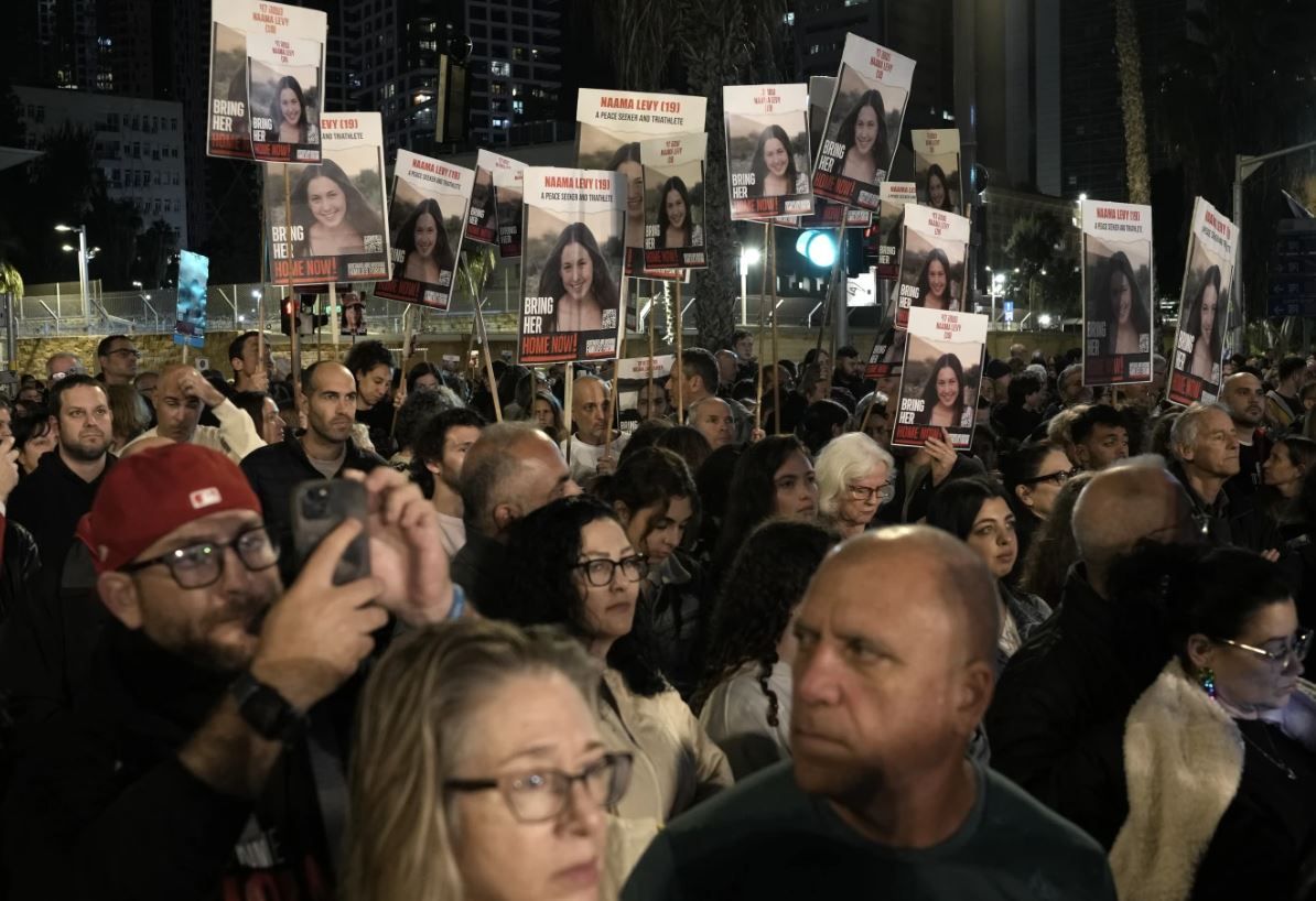 Israelenses protestam contra governo de Benjamin Netanyahu | Reprodução AP/ Leo Correa