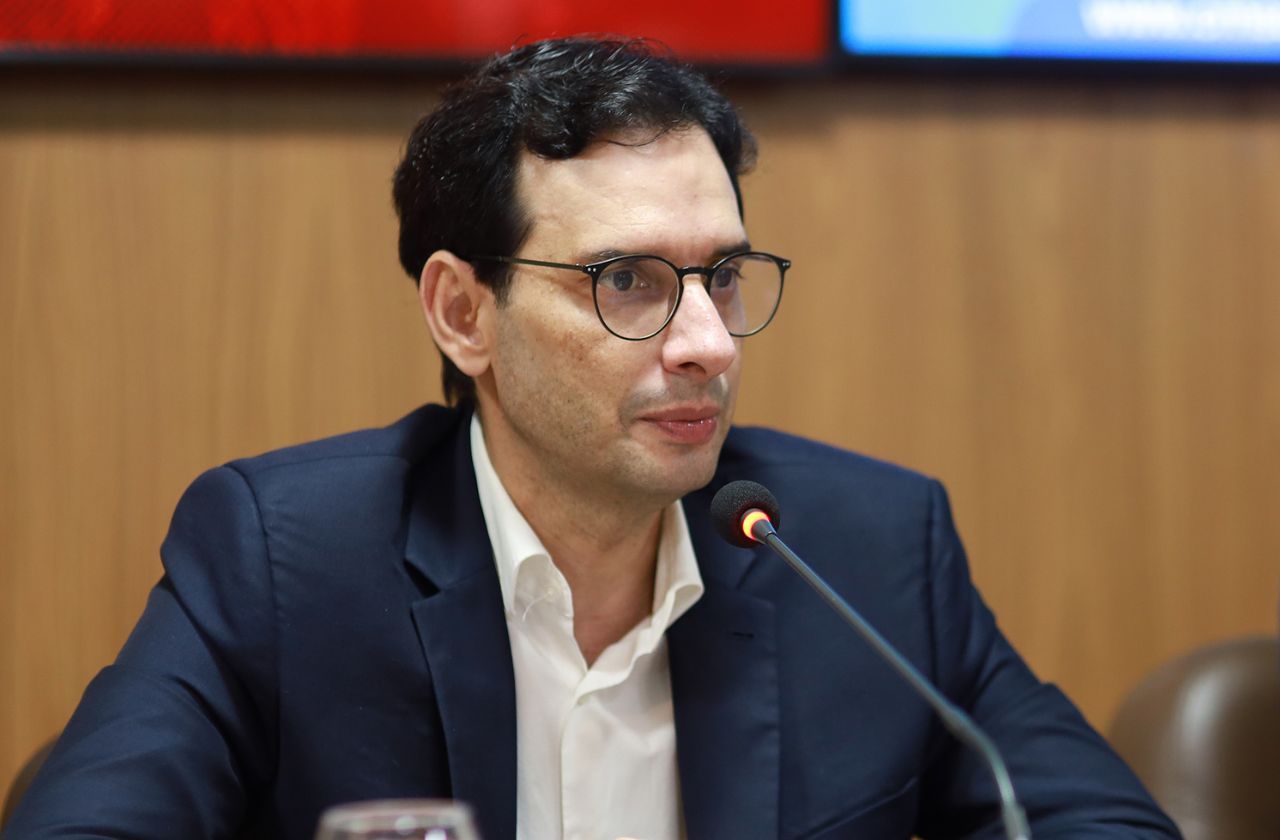Fim da escala 6x1: relator da PEC adia apresentação do parecer final para segunda-feira (25)