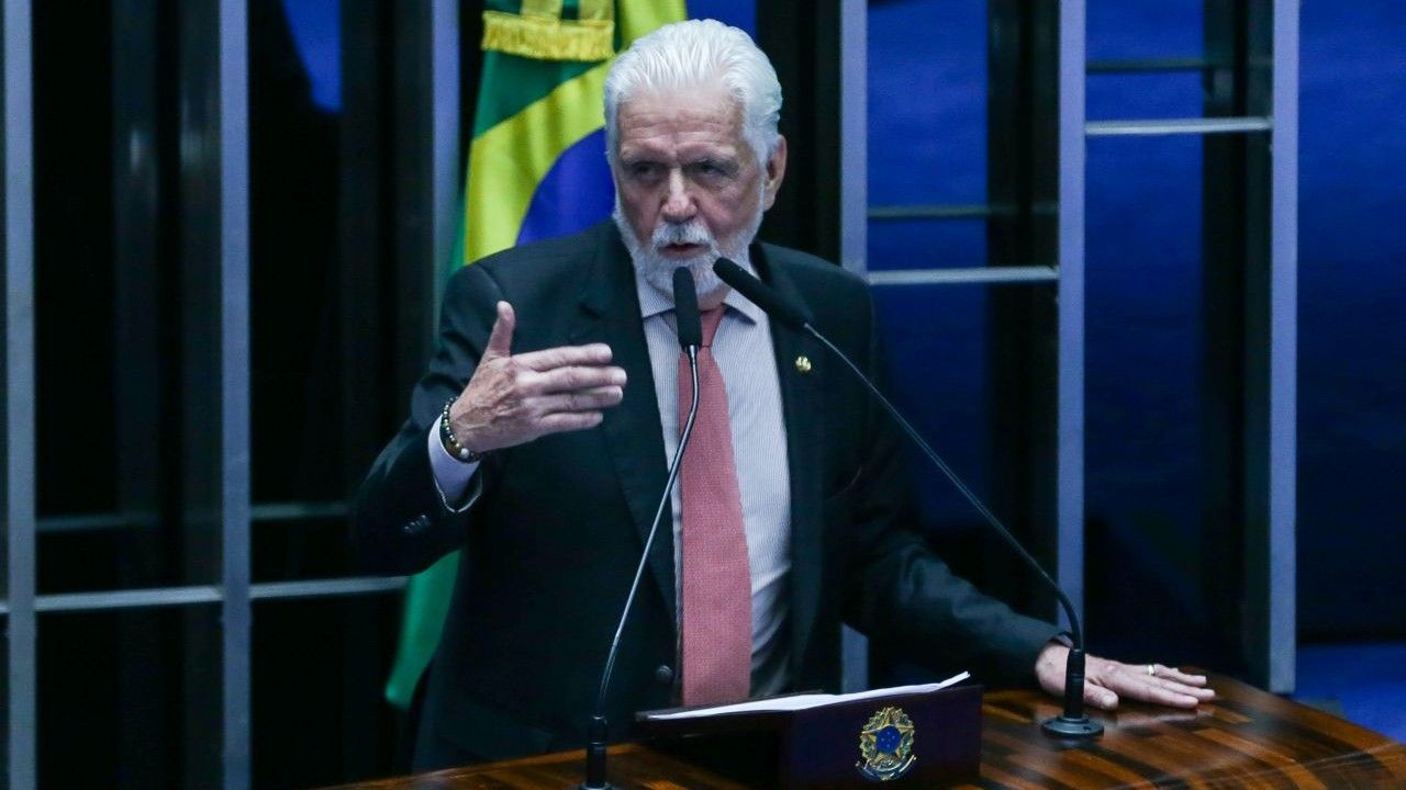 Imagem da notícia: Líder do governo Lula no Senado, Jaques Wagner, é alvo da PF Imagem da notícia: Líder do governo Lula no Senado, Jaques Wagner, é alvo da PF