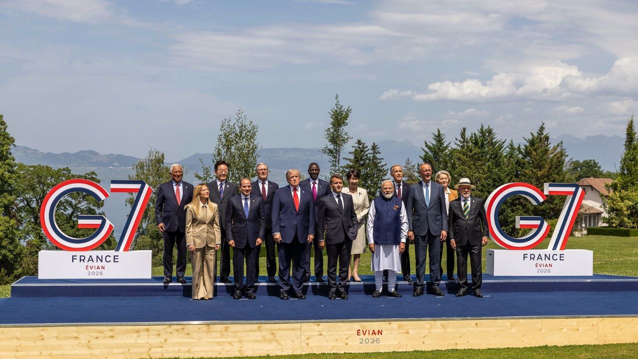 Líderes do G7 fazem "foto da família" durante cúpula em Evian, na França | Divulgação/G7