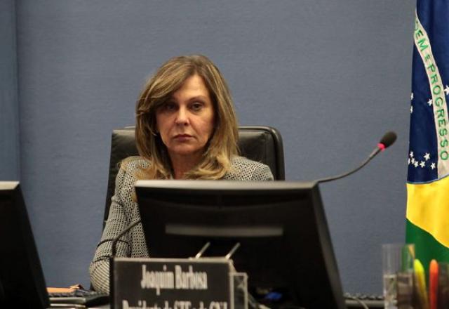 Lindôra Araújo