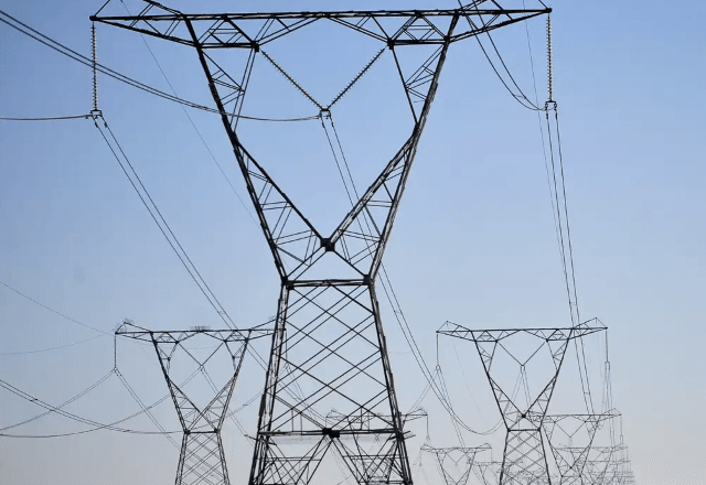 MPF pede suspensão de leilão de energia e especialistas alertam para aumento na conta de luz