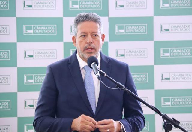 Lira critica Senado e agrava crise com Pacheco