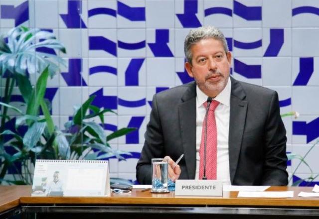 Lira pede ao STF que Congresso tenha a palavra final nos casos de perda de mandato parlamentar